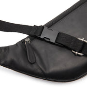 
Solid Antique Brass Hardware & Heavy-Duty Dual Zipper Detail on Vernio Bolsa de cintura em couro