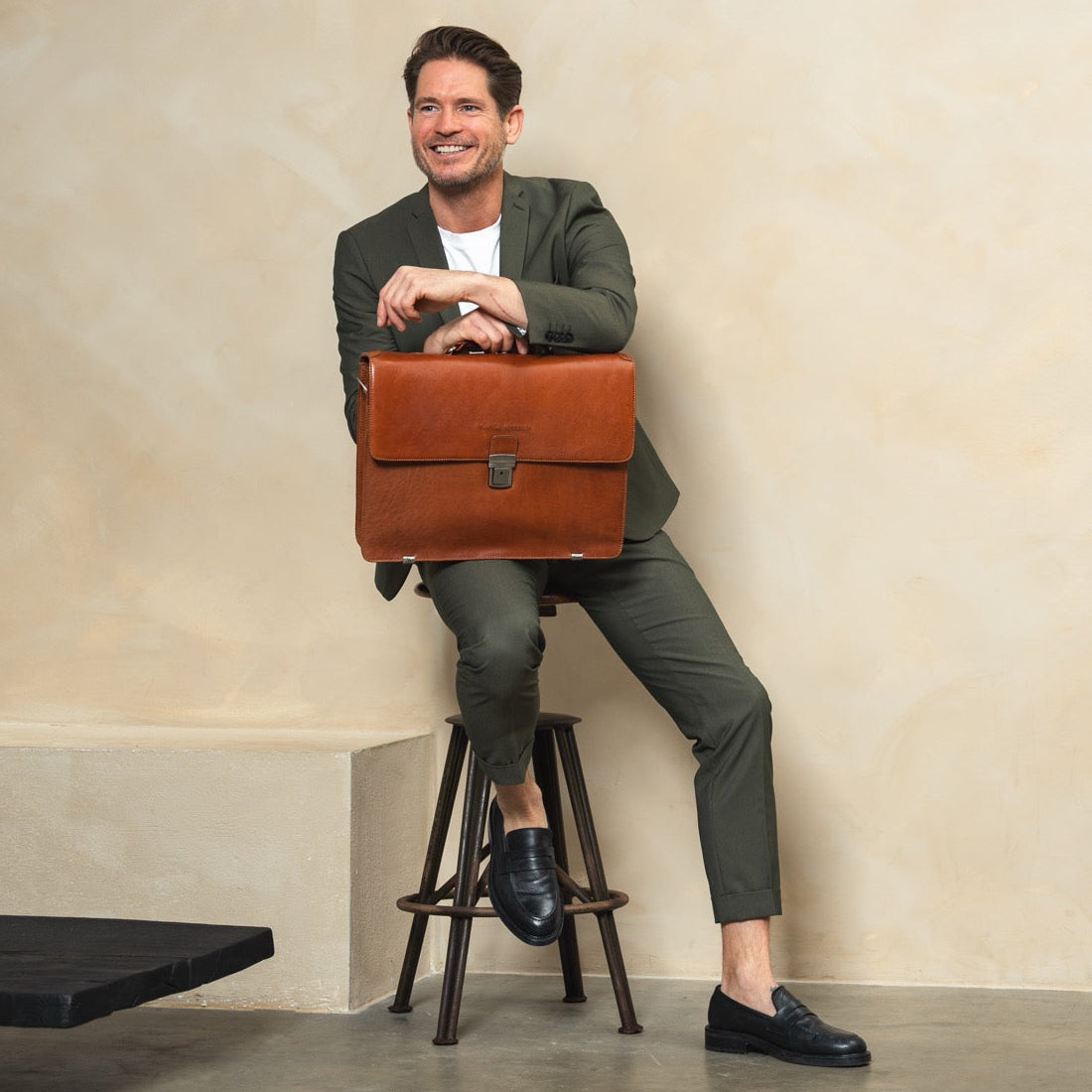 Salvatore Full-Grain Leather Briefcase para Homem – alternate product view 3