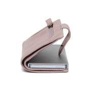 Solid Antique Brass Hardware &amp; Heavy-Duty Dual Zipper Detail on Kaunas Full-Grain Leather Card Holder para Mulher