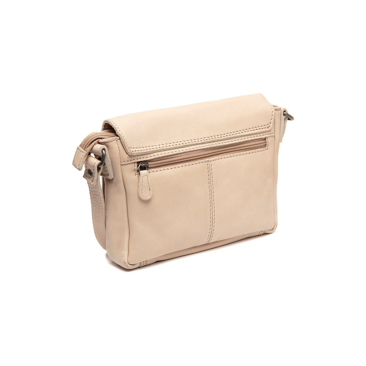 
100% Full-Grain Wax Pull-Up 100% Full-Grain Leather Grain Texture & Handcrafted Patina Detail