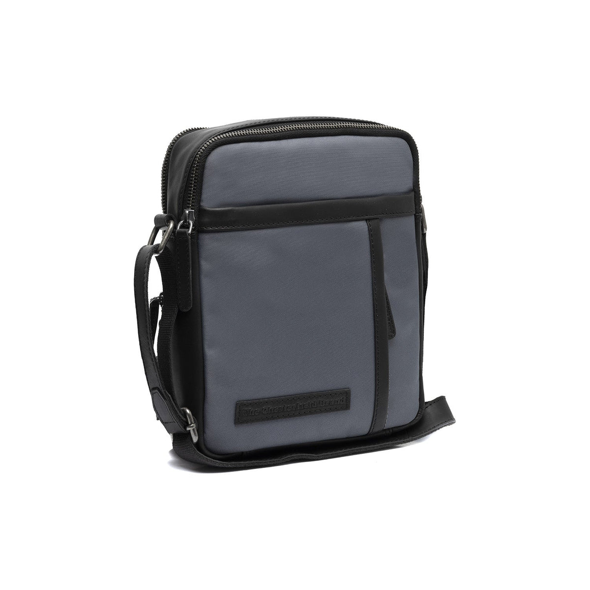 Arendal Full-Grain Leather Crossbody Bag em couro legítimo 100% flor integral - Full Exterior Vista frontal e silhueta ajustada | Comprar online