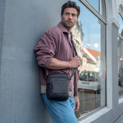 Birmingham Full-Grain Leather Crossbody Bag para Homem – alternate product view 3