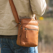 Birmingham Full-Grain Leather Crossbody Bag para Homem – alternate product view 2