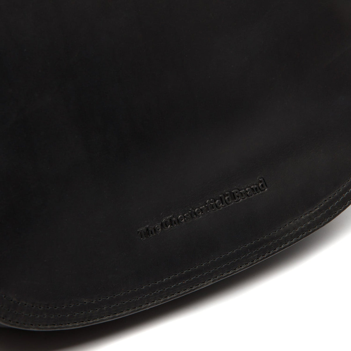 Solid Antique Brass Hardware &amp; Heavy-Duty Dual Zipper Detail on Everglades Full-Grain Leather Crossbody Bag para Mulher