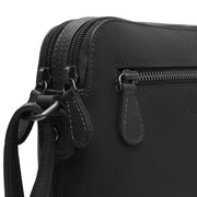 
Classic 100% Full-Grain leather Bag - Perspetiva traseira com alças de couro reforçadas