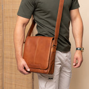Raphael Full-Grain Leather Crossbody Bag para Homem – alternate product view 2