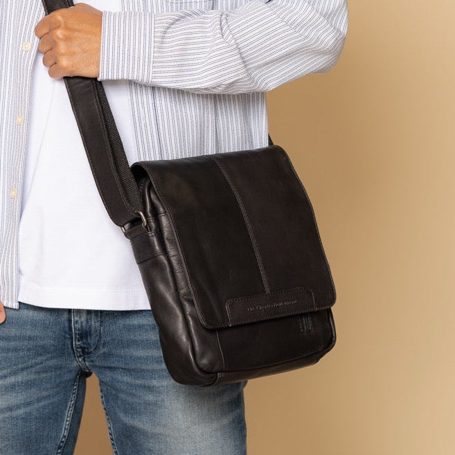 
Classic 100% Full-Grain leather Bag - Perspetiva traseira com alças de couro reforçadas