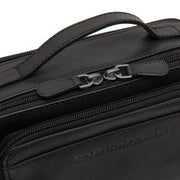 
Solid Antique Brass Hardware & Heavy-Duty Dual Zipper Detail on Rovon Mala a tiracolo em couro