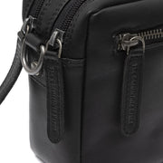 Samui Full-Grain Leather Crossbody Bag para Mulher - Structured Side Profile Showing Gusset Depth &amp; Expansion Capacity