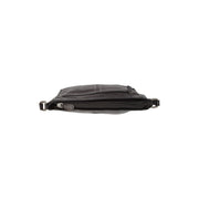 
Solid Antique Brass Hardware & Heavy-Duty Dual Zipper Detail on Weimar Mala a tiracolo em couro