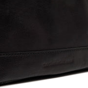 
Classic 100% Full-Grain leather Bag - Perspetiva traseira com alças de couro reforçadas