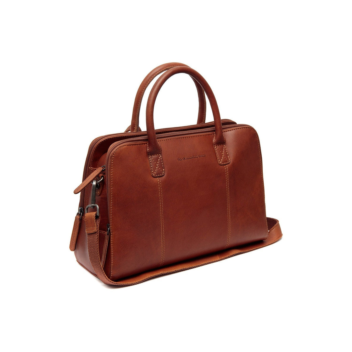 Styled Fit Perspective of Layton Full-Grain Leather Handbag para Mulher on Model - Natural Daylight Drape