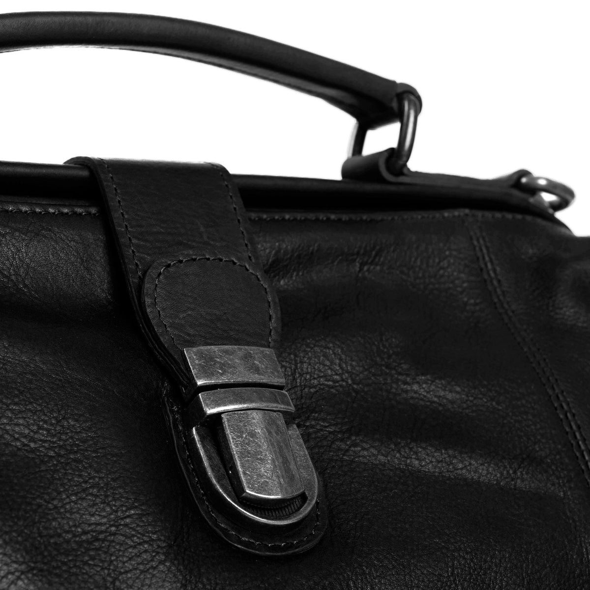 
Authentic 100% Full-Grain Leather Grain Texture & Heavy-Duty Seam Stitching Detail