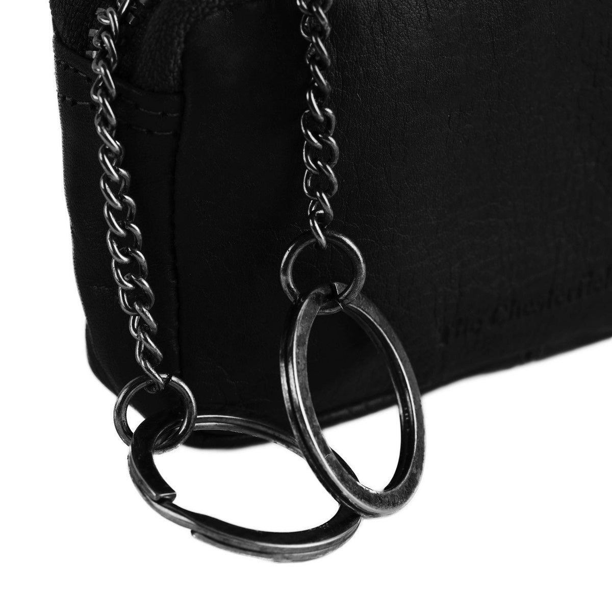 Corey Full-Grain Leather Key Case para Mulher - Lateral Side Profile View Showing Sleeve Cut &amp; Athletic Taper Fit