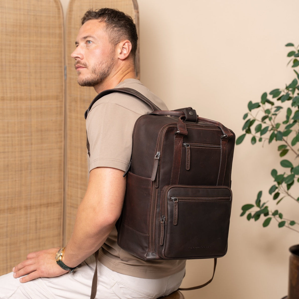 Calden Full-Grain Leather Laptop Backpack para Mulher – alternate product view 2