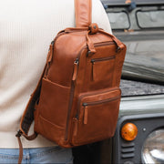 Calden Full-Grain Leather Laptop Backpack para Mulher – alternate product view 2