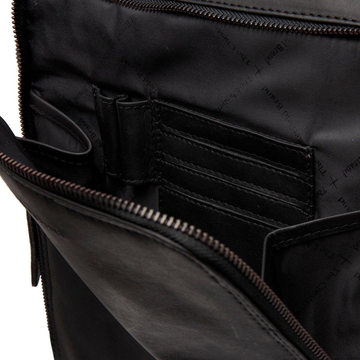 Solid Antique Brass Hardware &amp; Heavy-Duty Dual Zipper Detail on Jasper Full-Grain Leather Laptop Backpack para Mulher