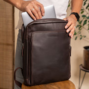 Jasper Full-Grain Leather Laptop Backpack para Mulher – alternate product view 3