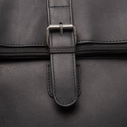 Solid Antique Brass Hardware &amp; Heavy-Duty Dual Zipper Detail on Larsson Full-Grain Leather Laptop Backpack para Mulher