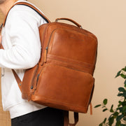 Lennox Full-Grain Leather Laptop Backpack para Mulher – alternate product view 2