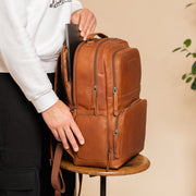 Lennox Full-Grain Leather Laptop Backpack para Mulher – alternate product view 3