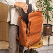Rich Full-Grain Leather Laptop Backpack para Homem – alternate product view 3