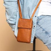 Langley Full-Grain Leather Phone Bag para Mulher – alternate product view 2