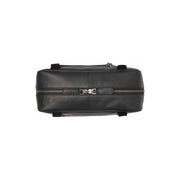 Solid Antique Brass Hardware &amp; Heavy-Duty Dual Zipper Detail on Fenno Full-Grain Leather Shoulder Bag para Mulher