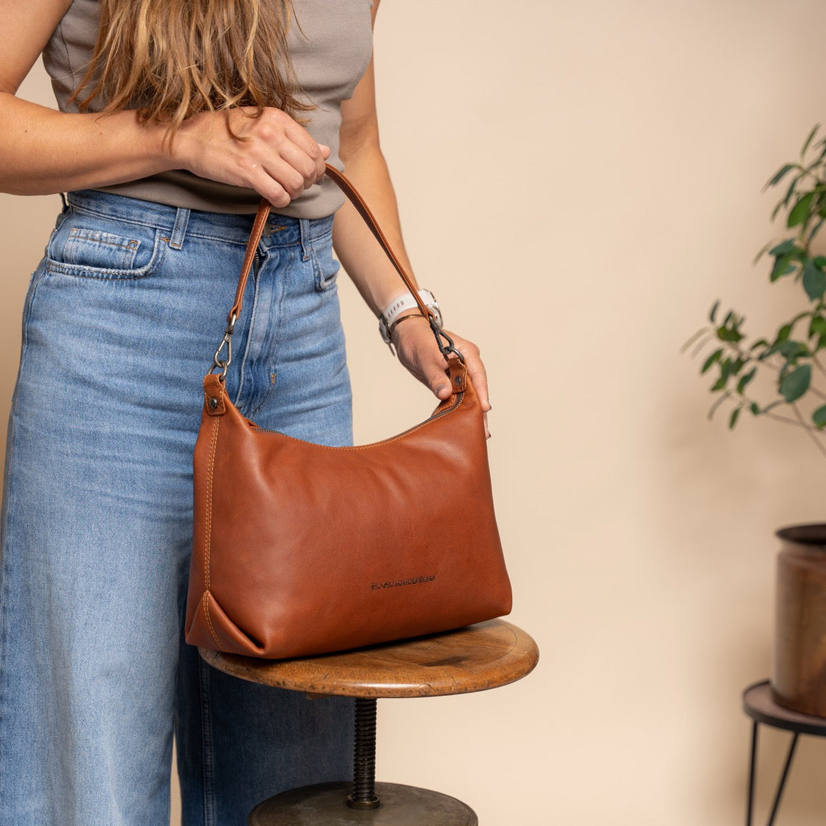 Skara Full-Grain Leather Shoulder Bag para Mulher – alternate product view 3