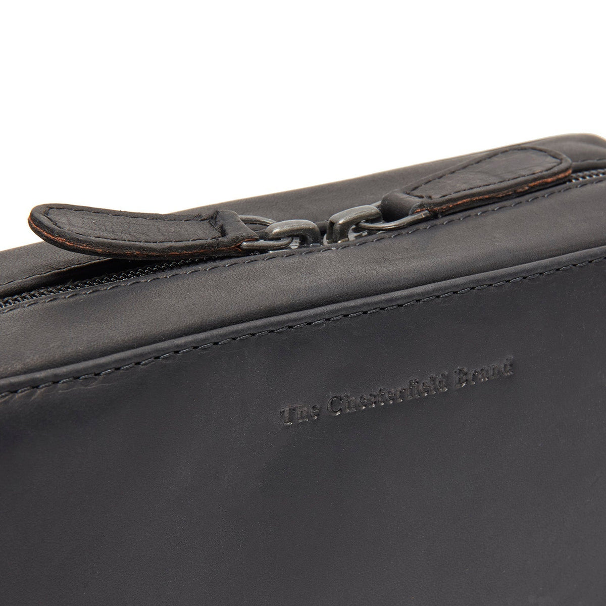 Leather Tech-Organizer Ardan para Mulher - Lateral Side Profile View Showing Sleeve Cut &amp; Athletic Taper Fit
