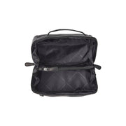 Trevia Full-Grain Leather Toiletry Bag para Mulher - Lateral Side Profile View Showing Sleeve Cut &amp; Athletic Taper Fit