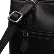 Solid Antique Brass Hardware &amp; Heavy-Duty Dual Zipper Detail on Raynor Full-Grain Leather Tote Bag para Mulher