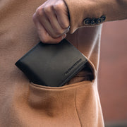 Stephens Full-Grain Leather Wallet para Homem - Structured Side Profile Showing Gusset Depth &amp; Expansion Capacity