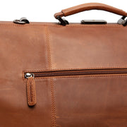 Solid Antique Brass Hardware &amp; Heavy-Duty Dual Zipper Detail on Corfu Full-Grain Leather Weekender Bag para Mulher