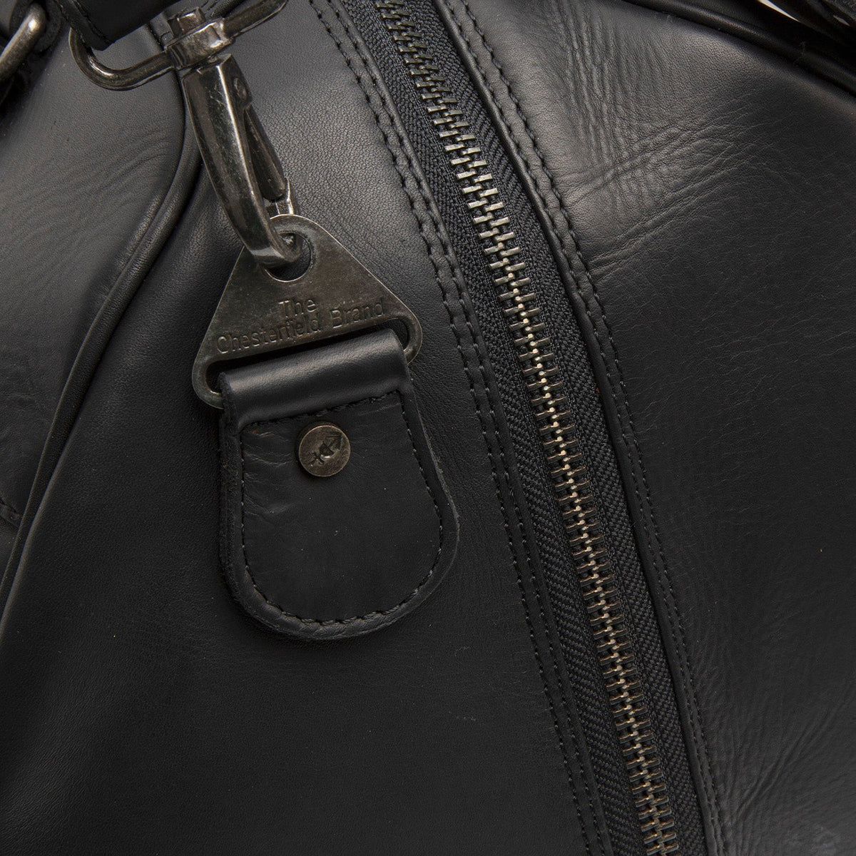 Volenza Full-Grain Leather Weekender Bag para Mulher - Structured Side Profile Showing Gusset Depth &amp; Expansion Capacity