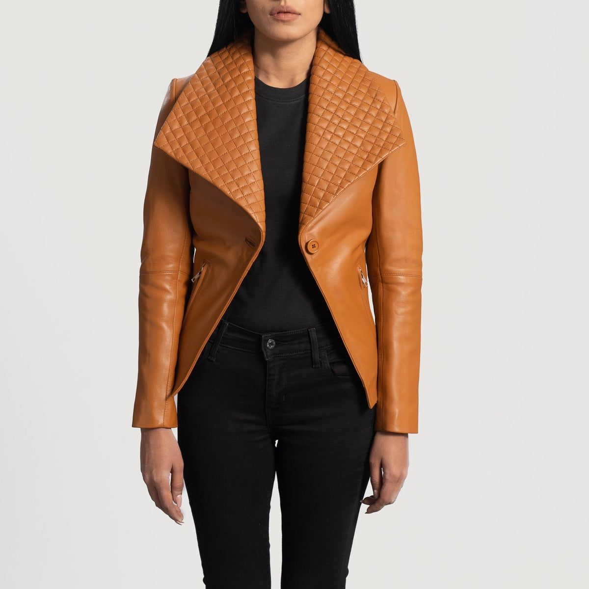 Women's Lee Castanho Claro Castanho Blazer de Couro de Couro para Mulher - Lateral Side Profile View Showing Sleeve Cut &amp; Athletic Taper Fit