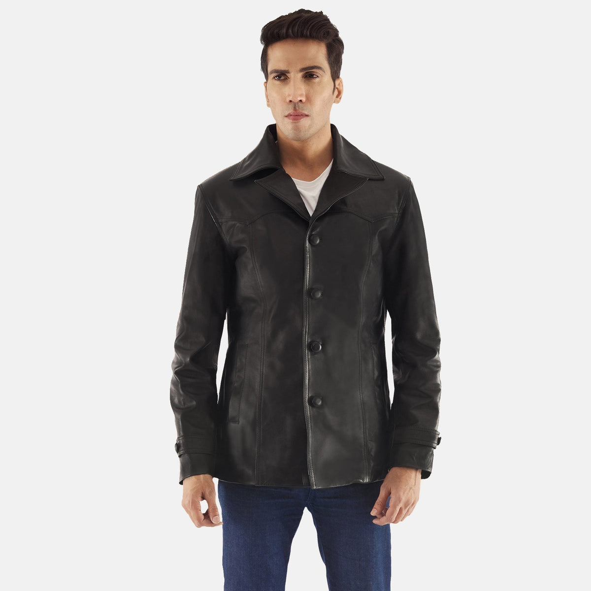 Leo Preto Casaco de Couro para Homem in Black Cowhide Leather - Front Profile View &amp; Tailored Silhouette | Buy Online