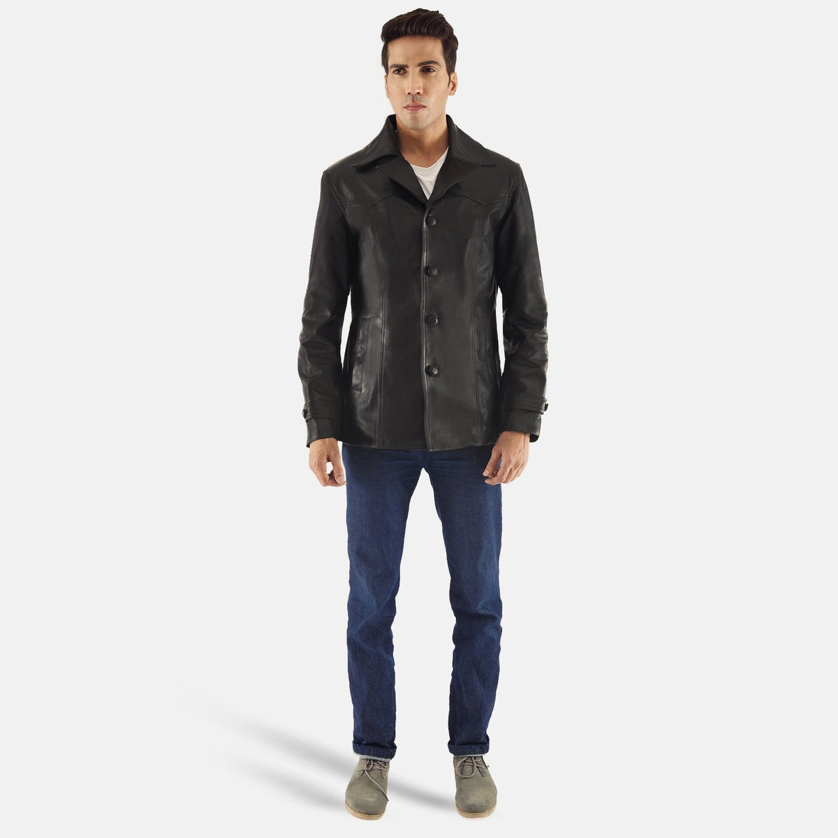 Leo Preto Casaco de Couro para Homem - Lateral Side Profile View Showing Sleeve Cut &amp; Athletic Taper Fit