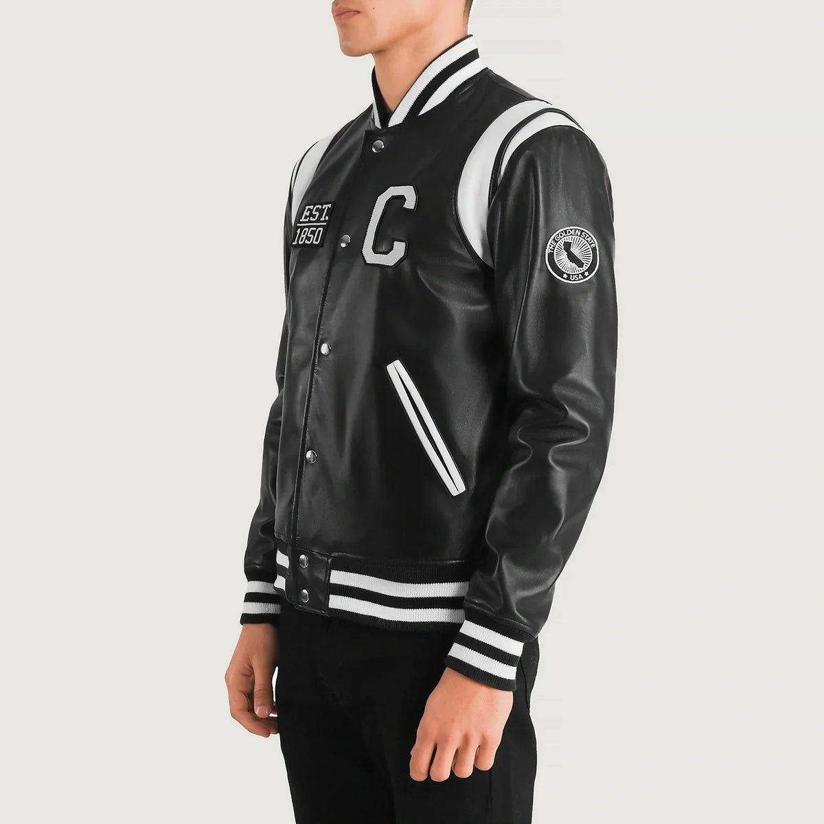 
Black & White Sheepskin Leather Varsity Jacket - Vista traseira com ombros definidos e bainha impecável