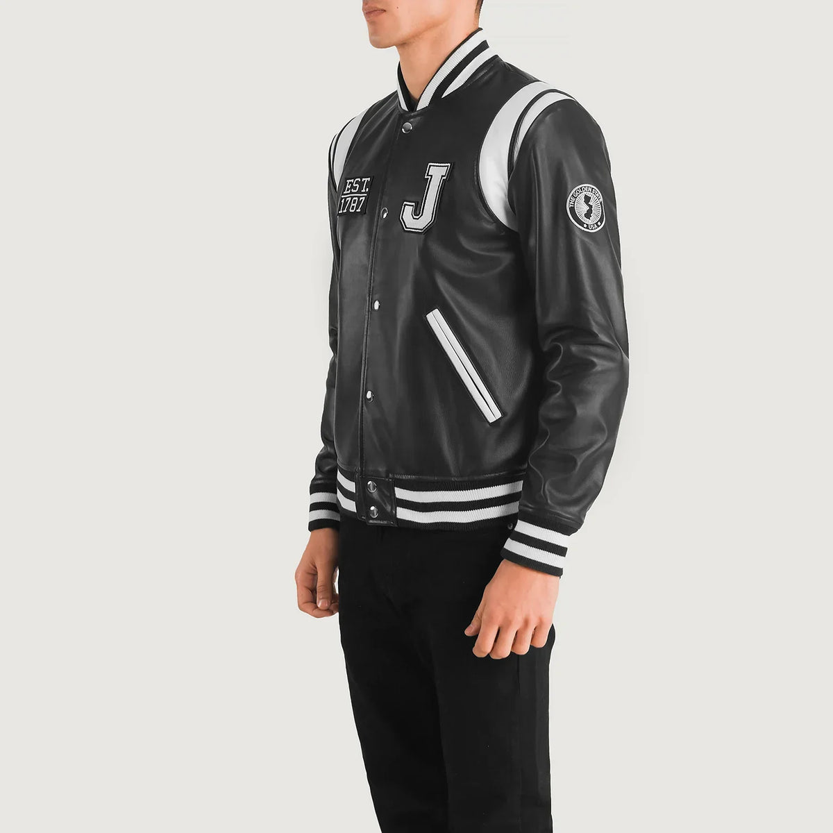 
Black & White Sheepskin Leather Varsity Jacket - Vista traseira com ombros definidos e bainha impecável