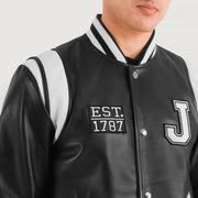 
Vista detalhada of Varsity & Snap Button Hardware on Liberte New Jersey Preto Leather Varsity Jaqueta de Couro para Homem