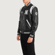 
Black & White Sheepskin Leather Varsity Jacket - Vista traseira com ombros definidos e bainha impecável