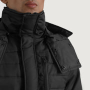 
Vista interior Showing Quilted Viscose Lining & Dois bolsos interiores funcionais