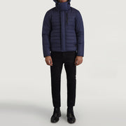 
Malcolm Azul Hooded Puffer Jaqueta de Couro para Homem - Vista lateral mostrando o corte ergonómico de mangas