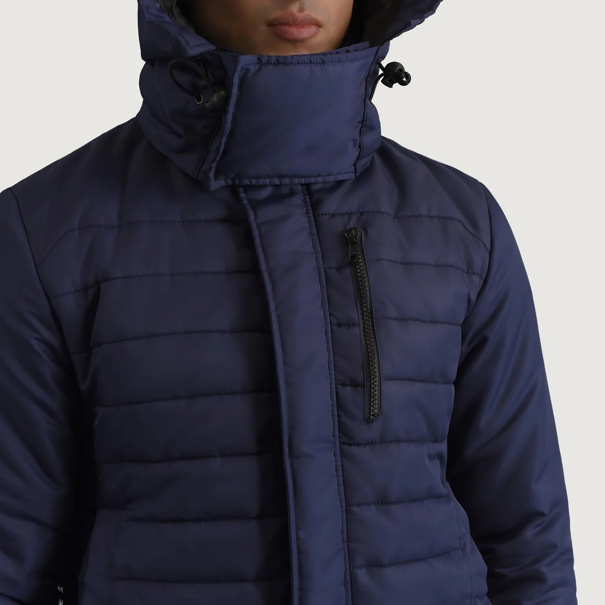
Vista interior Showing Quilted Viscose Lining & Dois bolsos interiores funcionais