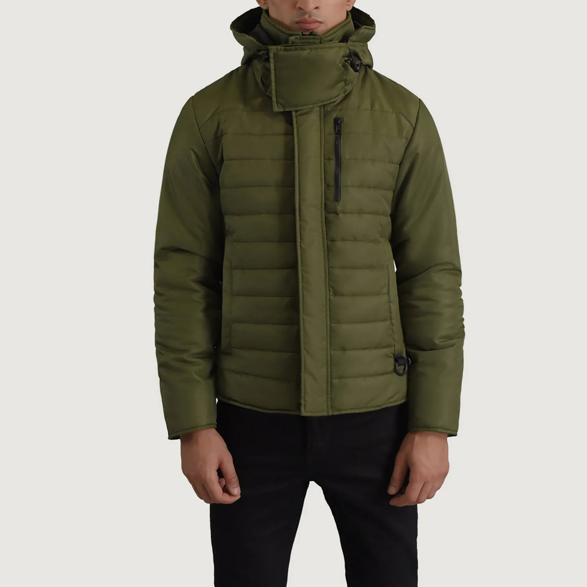 
Malcolm Verde Hooded Puffer Jaqueta de Couro para Homem - Vista lateral mostrando o corte ergonómico de mangas
