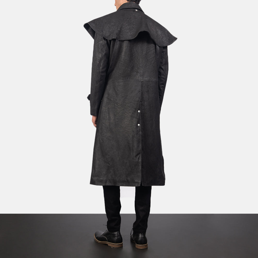 
Maverick Preto Leather Duster para Homem - Vista lateral mostrando o corte ergonómico de mangas