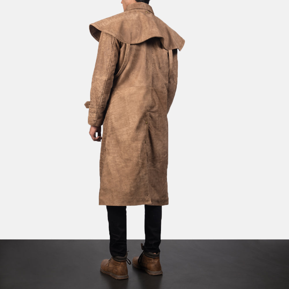 Men's Maverick Castanho Leather Duster para Homem - Lateral Side Profile View Showing Sleeve Cut &amp; Athletic Taper Fit