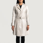 
Moonlight Silver Trench Casaco em Couro em Couro em Couro para Mulher in Silver Sheepskin Leather - Vista frontal e silhueta ajustada | Comprar online