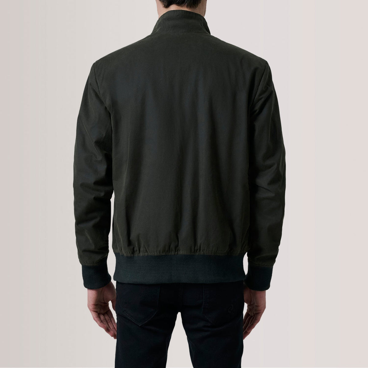 Close-Up Detail of Snap Button &amp; Zipper Hardware on Morrison Olive Canvas Blusão Bomber de Couro para Homem For Men